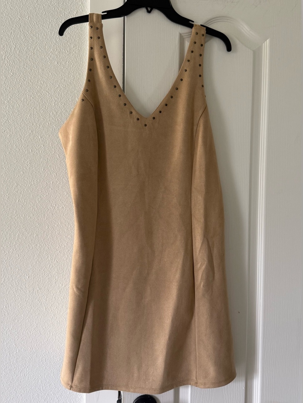 Derek Heart NWT 1X Faux Suede Studded Mini Dress Tan V Neck
